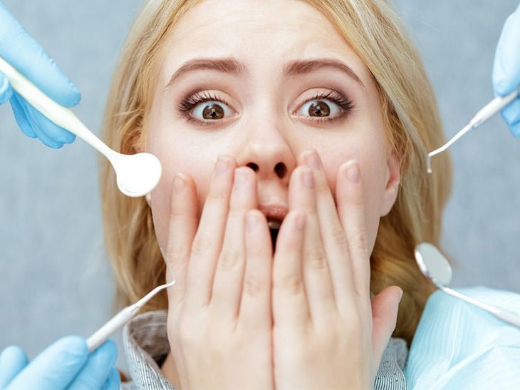 Больно или нет: страхи перед имплантацией зубов