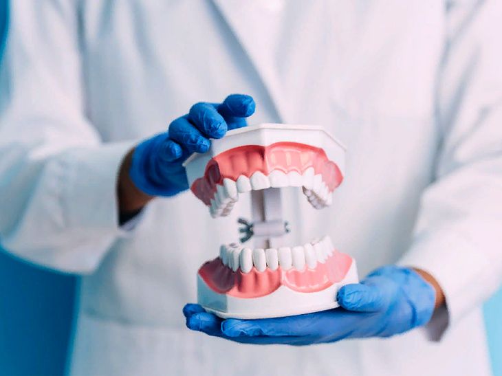 Уход за имплантами зубов, рекомендации после имплантации зуба
